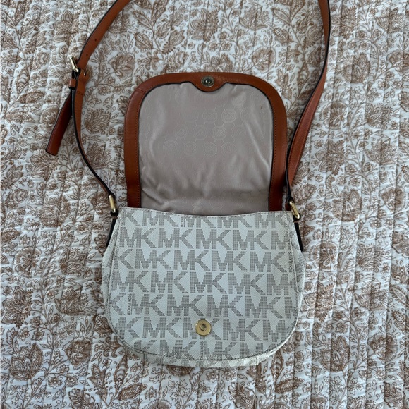Michael Kors Crossbody Bag - Picture 3 of 8